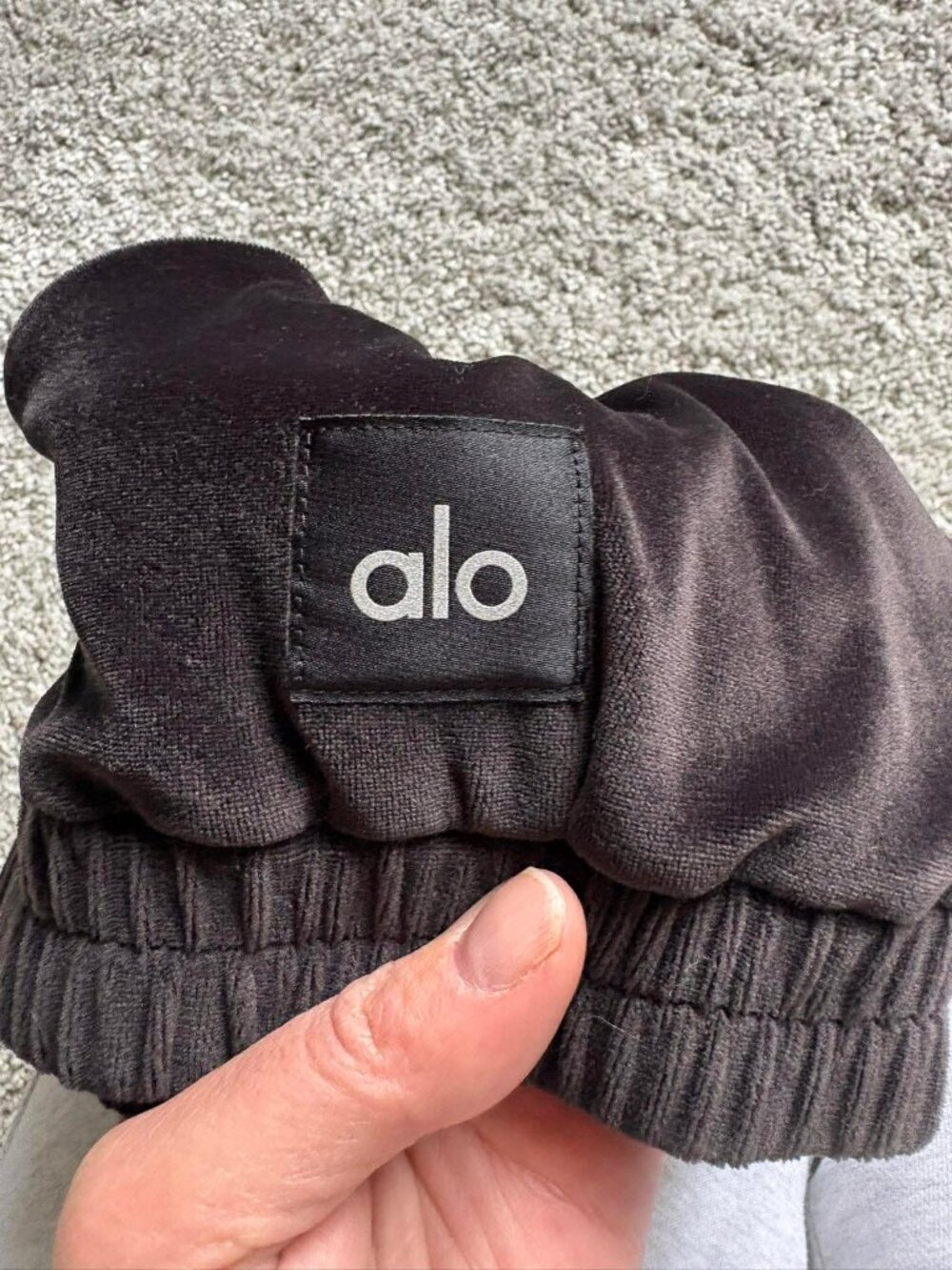 Alo velour Black sport bra women's S LIke New - Picture 5 of 5